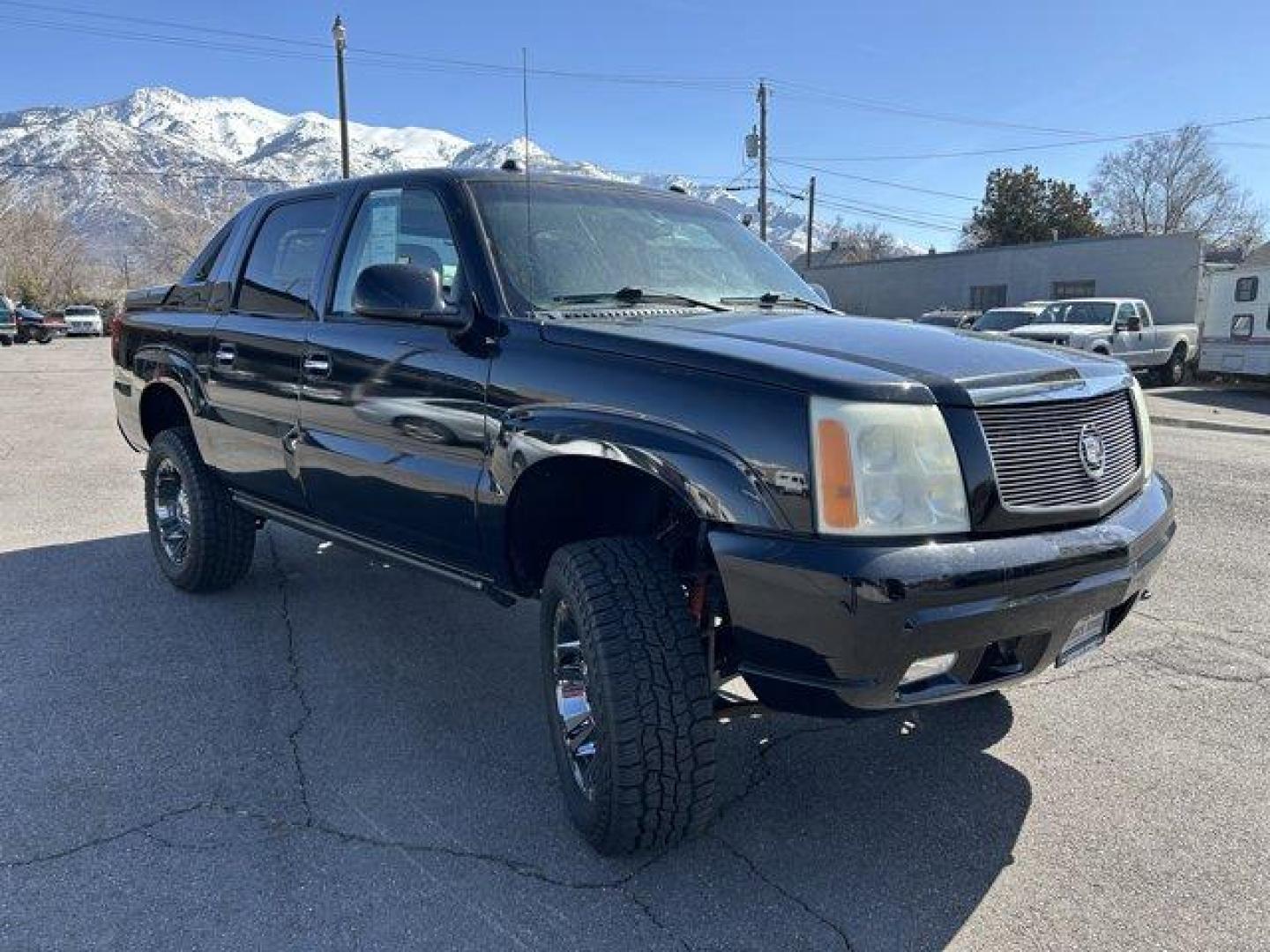 2004 Black Raven /Shale Cadillac Escalade EXT (3GYEK62N14G) with an 8 6.0L engine, Automatic transmission, located at 3240 Washington Blvd., Ogden, 84401, (801) 621-7177, 41.204967, -111.969994 - Photo#2