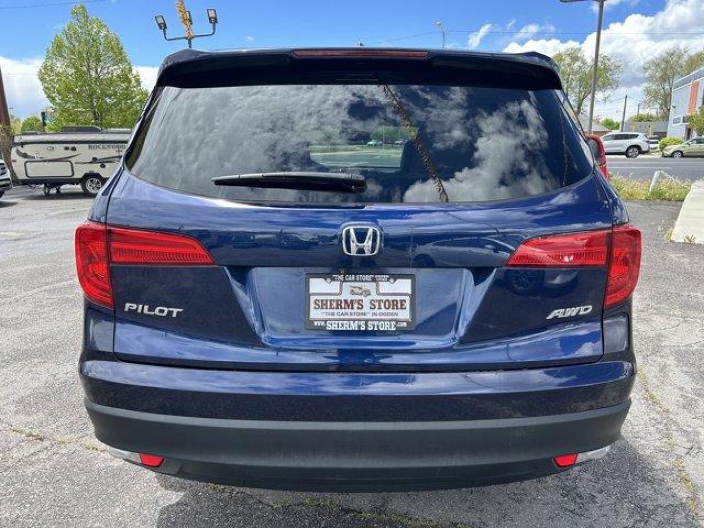 2017 Honda Pilot (5FNYF6H56HB) with an 6 3.5 L engine, Automatic transmission, located at 3240 Washington Blvd., Ogden, 84401, (801) 621-7177, 41.204967, -111.969994 - Photo#5