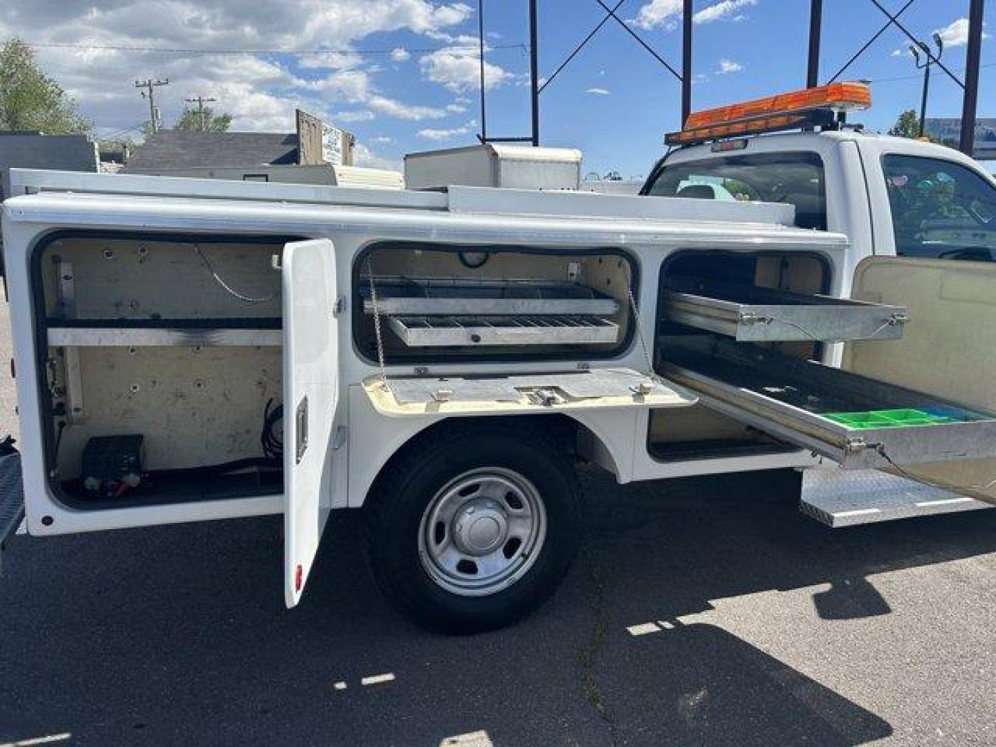 2011 Ford Super Duty F-350 SRW (1FDRF3E60BE) with an 8 6.2L engine, Automatic transmission, located at 3240 Washington Blvd., Ogden, 84401, (801) 621-7177, 41.204967, -111.969994 - Photo#12