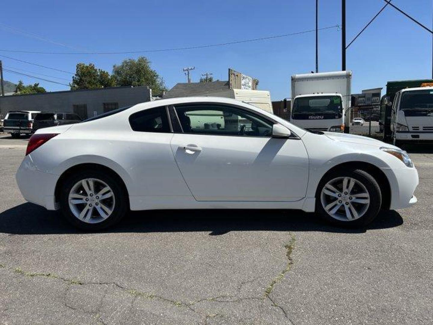 2012 Winter Frost Pearl /Charcoal Nissan Altima (1N4AL2EPXCC) with an 4 2.5L engine, Manual transmission, located at 3240 Washington Blvd., Ogden, 84401, (801) 621-7177, 41.204967, -111.969994 - Photo#3