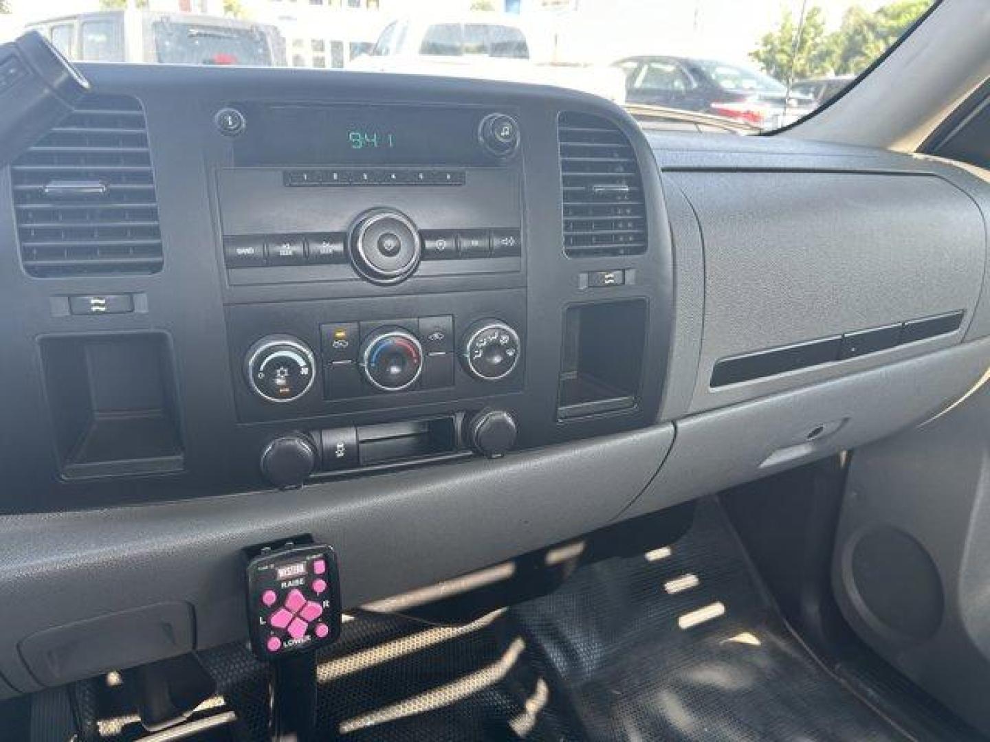 2012 Summit White /Dark Titanium Chevrolet Silverado 2500HD (1GC0KVCG8CZ) with an 8 6.0L engine, Automatic transmission, located at 3240 Washington Blvd., Ogden, 84401, (801) 621-7177, 41.204967, -111.969994 - Photo#19