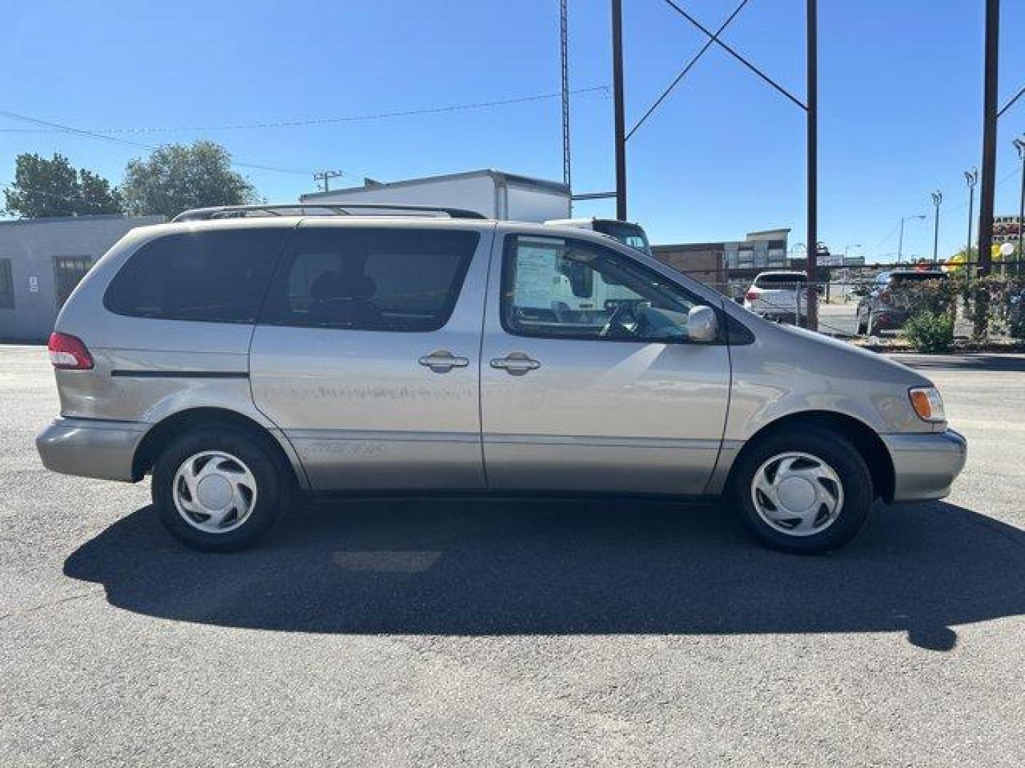 2001 Toyota Sienna (4T3ZF13C61U) with an 6 3.0L engine, Automatic transmission, located at 3240 Washington Blvd., Ogden, 84401, (801) 621-7177, 41.204967, -111.969994 - *2001 Toyota Sienna 5dr XLE*Has some cosmetic blemishes on the exterior but drives like a dream. Driver side rear automatic power door does not work, but passenger side does. Has both a sunroof and a roof rack.Sherm's Store is a family owned and operated independent auto dealer that has become a hou - Photo#3