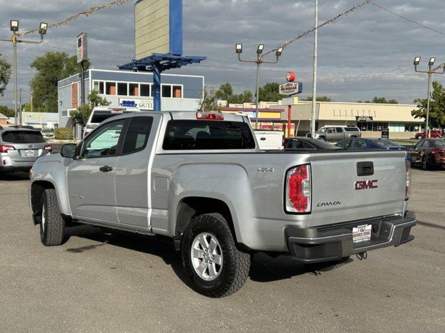 2016 Quicksilver Metallic /Jet Black/Dark Ash GMC Canyon (1GTH6BEA8G1) with an 4 2.5L engine, Automatic transmission, located at 3240 Washington Blvd., Ogden, 84401, (801) 621-7177, 41.204967, -111.969994 - *2016 GMC Canyon 4WD Ext Cab*This Canyon is a great truck! It has simplistic features like automatic headlights, power seat movement and power locks!*Four wheel drive* with an extended cab. Great for someone looking for a nice sleek truck to buy!*Low Milage: 38,699*Sherm's Store is a family owned an - Photo#7