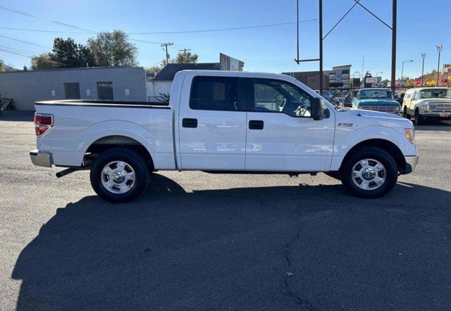 2013 White /gray Ford F-150 (1FTFW1CTXDF) with an 6 3.5L engine, Automatic transmission, located at 3240 Washington Blvd., Ogden, 84401, (801) 621-7177, 41.204967, -111.969994 - *2013 Ford F-150 XLT 2WD SuperCrew 145 EcoBoost*The 2013 Ford F-150 XLT 2WD SuperCrew 145 EcoBoost combines the toughness of a full-size pickup with the efficiency and power of Ford's advanced EcoBoost engine technology. The 145-inch wheelbase and SuperCrew cab offer ample room for passengers and ca - Photo#3