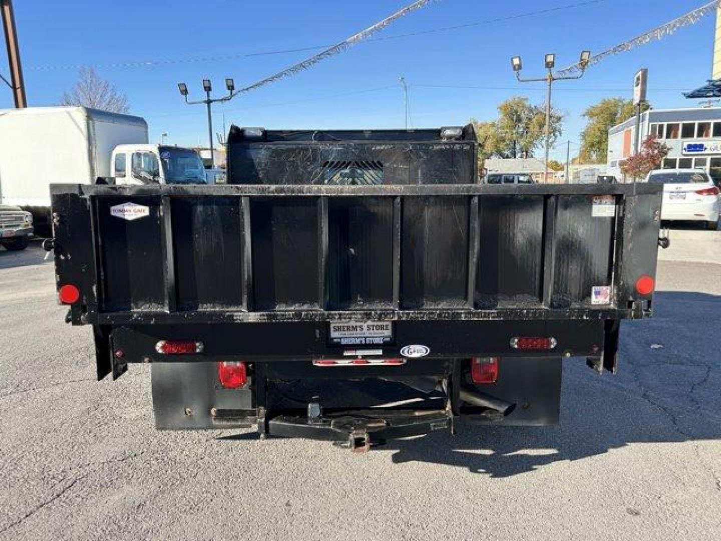 2011 Blue /gray Ford Super Duty F-350 DRW (1FDRF3C64BE) with an 8 6.2L engine, Automatic transmission, located at 3240 Washington Blvd., Ogden, 84401, (801) 621-7177, 41.204967, -111.969994 - *2011 Ford Super Duty F-350 DRW 2WD Regular Cab 137 XLT with Dump Bed*The 2011 Ford Super Duty F-350 DRW (Dual Rear Wheel) 2WD Regular Cab 137 XLT with a dump bed is the ultimate workhorse for those who need powerful performance and exceptional utility. Designed for heavy-duty hauling, towing, and u - Photo#5