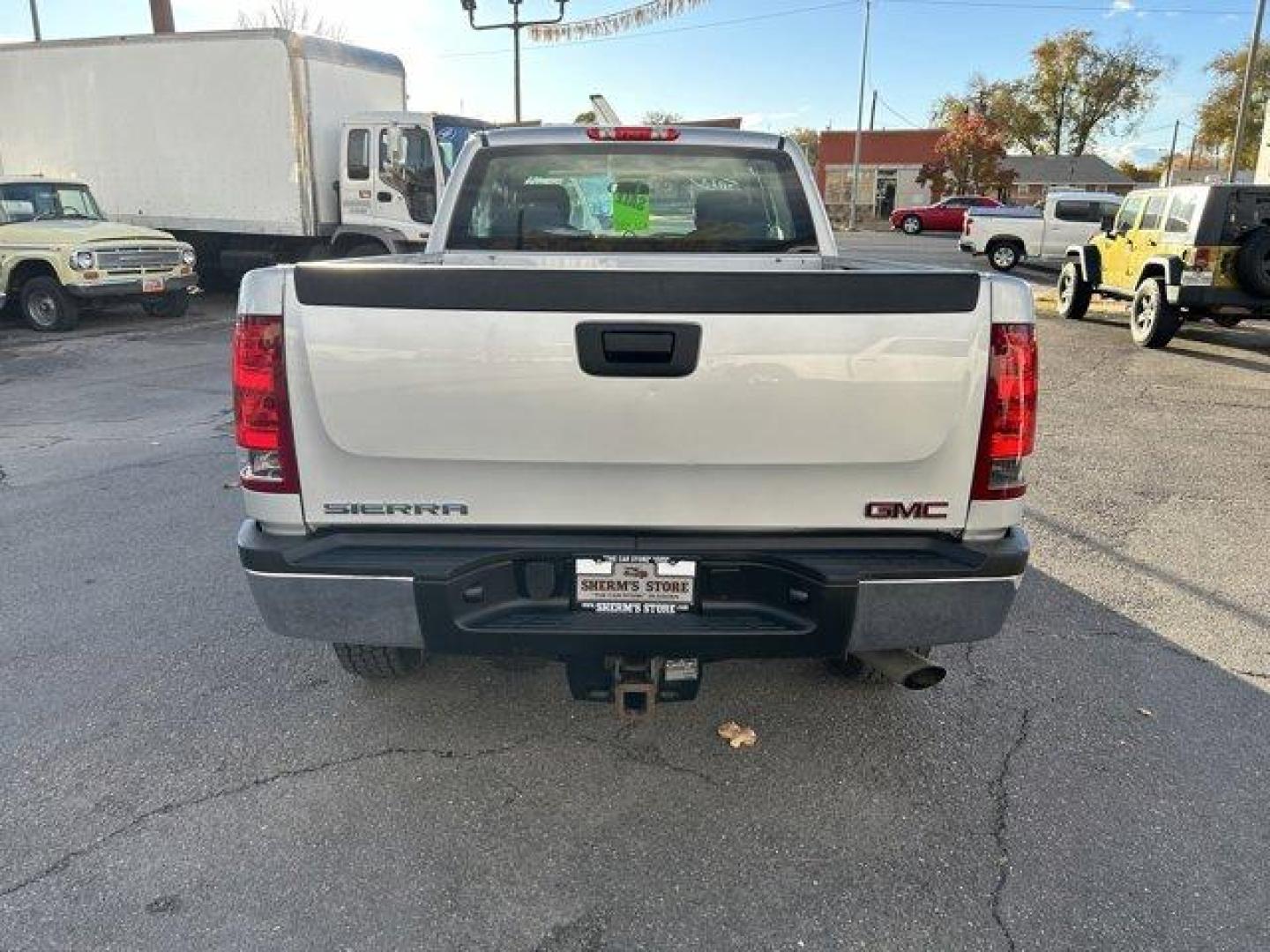 2013 Quicksilver Metallic /Dark Titanium GMC Sierra 2500HD (1GT21ZCGXDZ) with an 8 6.0L engine, Automatic transmission, located at 3240 Washington Blvd., Ogden, 84401, (801) 621-7177, 41.204967, -111.969994 - *2013 GMC Sierra 2500HD Extended Cab Work Truck*The 2013 GMC Sierra 2500HD Extended Cab Work Truck is a versatile, reliable vehicle designed to meet the needs of a wide range of drivers. Whether you're a business owner, contractor, hobbyist, or someone who just needs a dependable truck for everyday - Photo#5