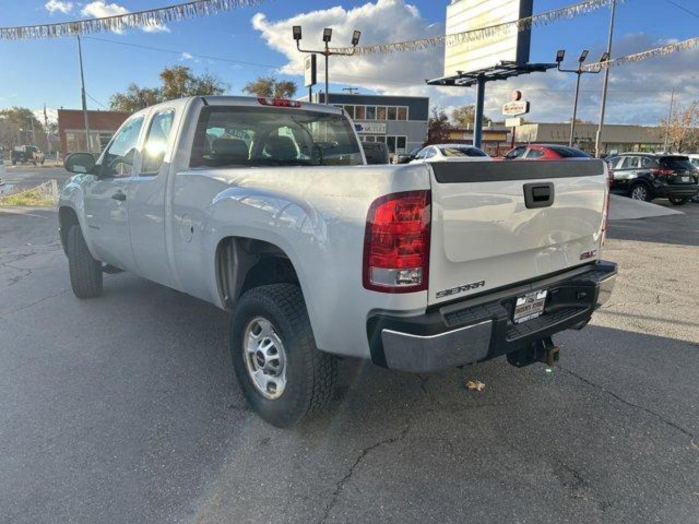 2013 Quicksilver Metallic /Dark Titanium GMC Sierra 2500HD (1GT21ZCGXDZ) with an 8 6.0L engine, Automatic transmission, located at 3240 Washington Blvd., Ogden, 84401, (801) 621-7177, 41.204967, -111.969994 - *2013 GMC Sierra 2500HD Extended Cab Work Truck*The 2013 GMC Sierra 2500HD Extended Cab Work Truck is a versatile, reliable vehicle designed to meet the needs of a wide range of drivers. Whether you're a business owner, contractor, hobbyist, or someone who just needs a dependable truck for everyday - Photo#6