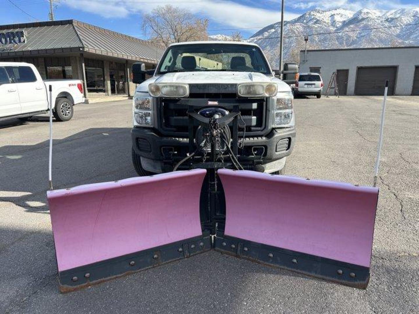 2013 White /gray Ford Super Duty F-250 SRW (1FTBF2B67DE) with an 8 6.2L engine, Automatic transmission, located at 3240 Washington Blvd., Ogden, 84401, (801) 621-7177, 41.204967, -111.969994 - Introducing the*2013 Ford F-250 Super Duty SRW 4WD Regular Cab 137 XL* a true titan of the road that combines raw power, durability, and practicality in a single, commanding package. Designed to conquer tough jobs, this Super Duty pickup is built to perform when you need it most, whether you're haul - Photo#1