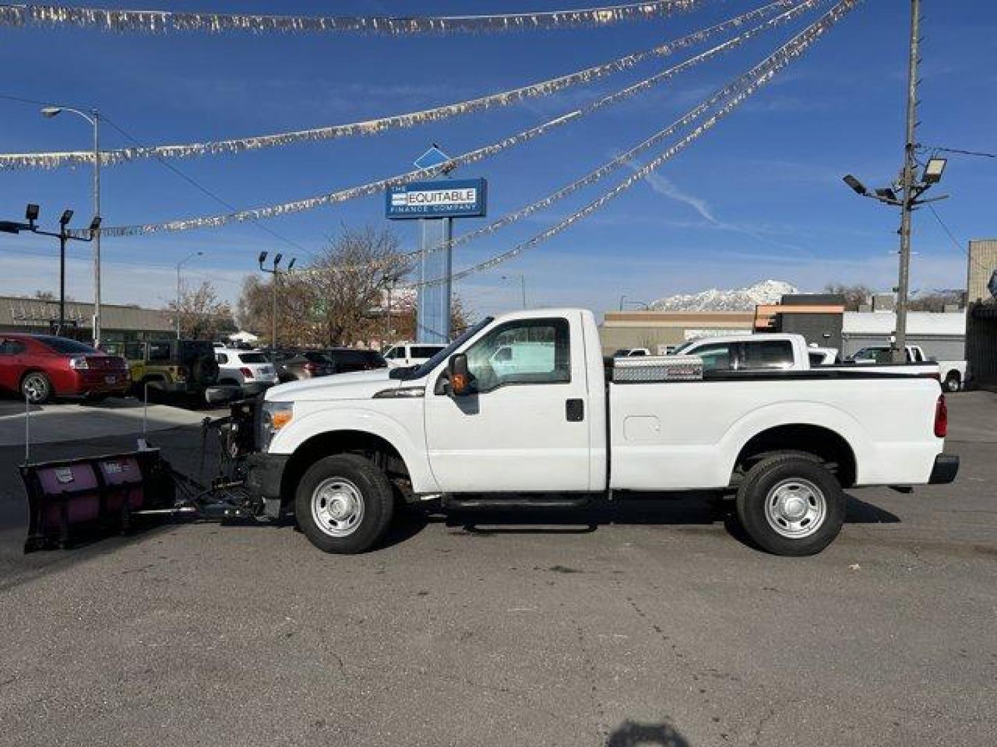 2013 White /gray Ford Super Duty F-250 SRW (1FTBF2B67DE) with an 8 6.2L engine, Automatic transmission, located at 3240 Washington Blvd., Ogden, 84401, (801) 621-7177, 41.204967, -111.969994 - Introducing the*2013 Ford F-250 Super Duty SRW 4WD Regular Cab 137 XL* a true titan of the road that combines raw power, durability, and practicality in a single, commanding package. Designed to conquer tough jobs, this Super Duty pickup is built to perform when you need it most, whether you're haul - Photo#8