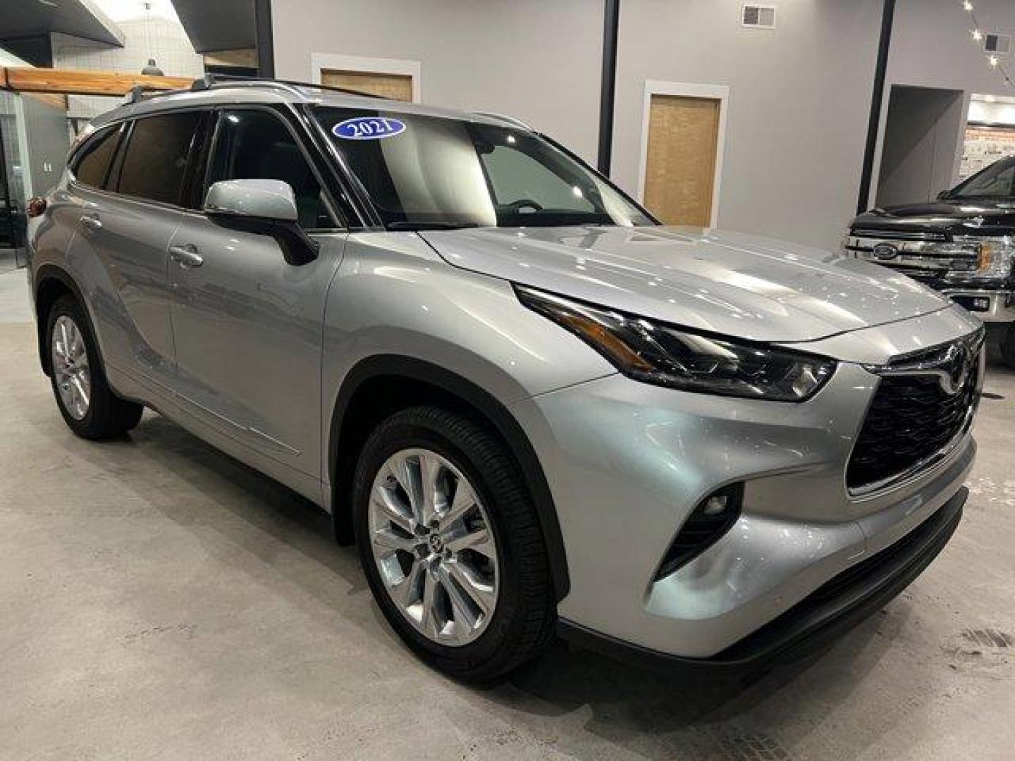 2021 Silver Toyota Highlander (5TDDZRBH0MS) with an 6 3.5 L engine, Automatic transmission, located at 3240 Washington Blvd., Ogden, 84401, (801) 621-7177, 41.204967, -111.969994 - Photo#3